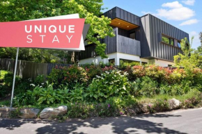 Lucent Art House - 4BR Unique Stay